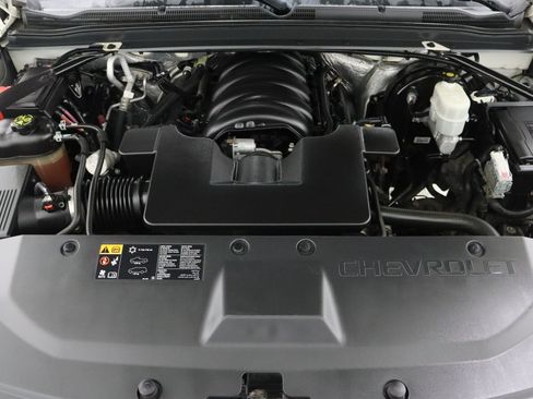 Used 2015 Chevrolet Suburban LT RWD image 38