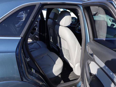 Used 2018 Audi Q3 2.0T Premium Plus image 31