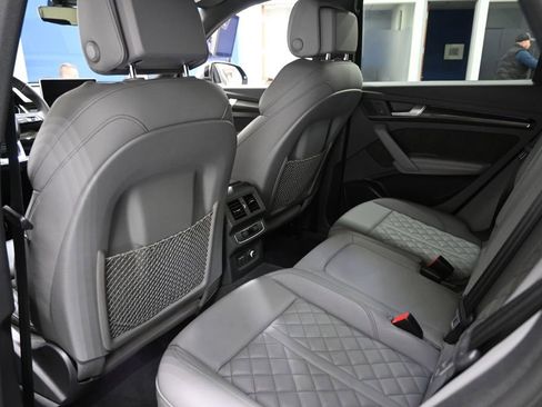 Used 2020 Audi SQ5 Prestige w/ Prestige Package image 13