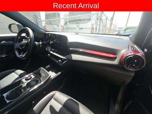 Used 2025 Chevrolet Equinox RS AWD/4WD image 13