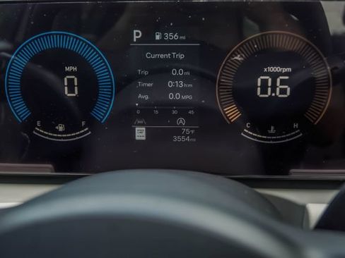 Used 2025 Hyundai Tucson SEL FWD image 33