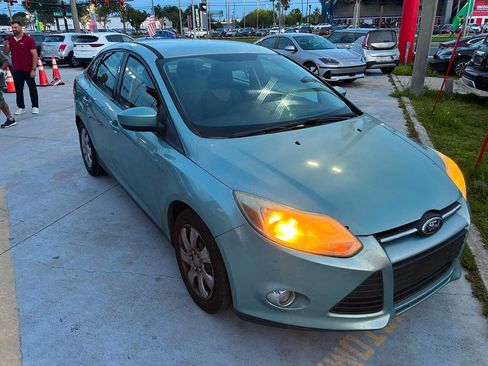 Used 2012 Ford Focus SE FWD image 3