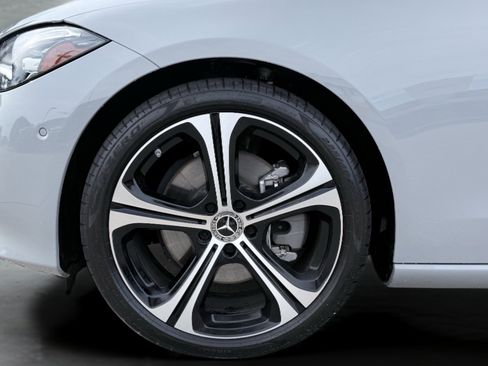 Used 2025 Mercedes-Benz C 300 Sedan image 16