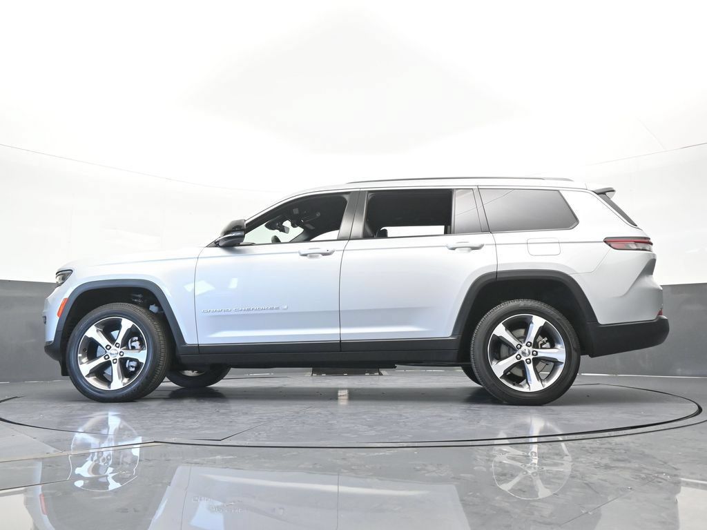 Used 2025 Jeep Grand Cherokee L Limited RWD image 59
