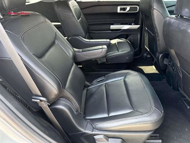 Used 2024 Ford Explorer XLT w/ Equipment Group 202A RWD image 9