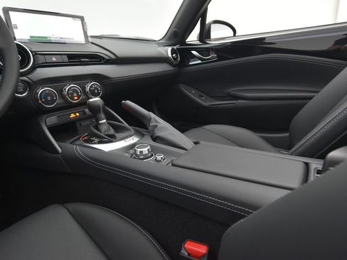 Certified 2025 MAZDA MX-5 Miata Grand Touring RWD image 30