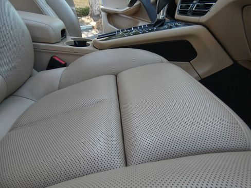 Used 2019 Porsche Macan image 30