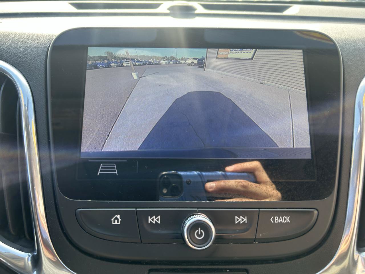 Used 2019 Chevrolet Equinox LT w/ Sun & Navigation Package AWD/4WD image 23