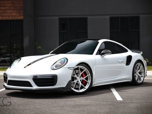 Used 2017 Porsche 911 4 Coupe AWD/4WD image 3