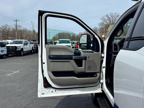 Used 2017 Ford F350 XLT image 12