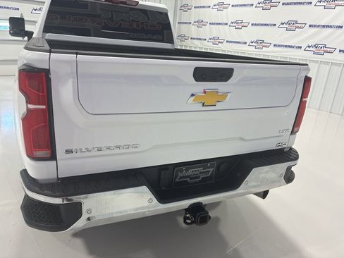 Used 2025 Chevrolet Silverado 2500 LTZ w/ LTZ Premium Package AWD/4WD image 5