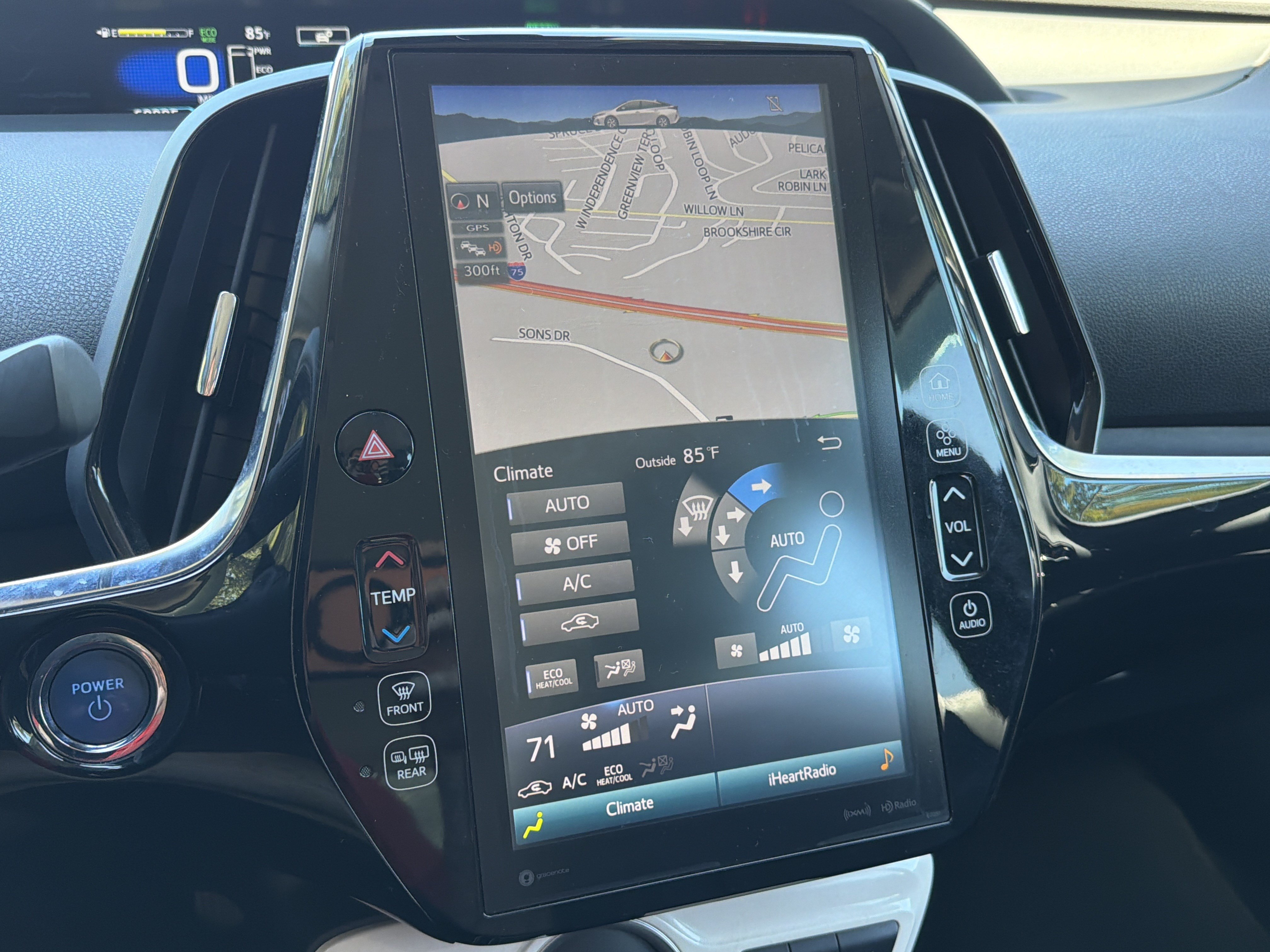 Used 2017 Toyota Prius Prime Premium FWD image 6