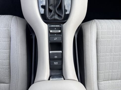 Used 2024 Honda HR-V LX image 23