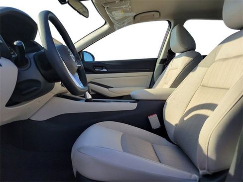 New 2025 Nissan Altima 2.5 SV image 24