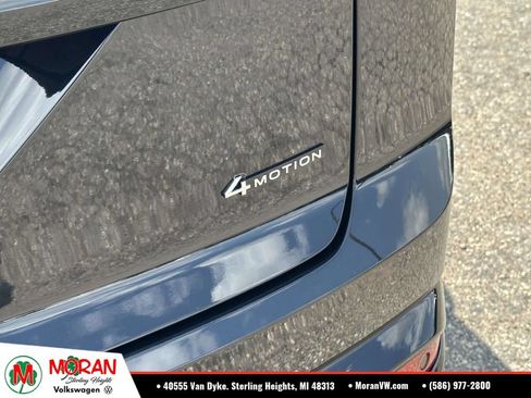 Certified 2023 Volkswagen Atlas Cross Sport SEL R-Line AWD/4WD image 10