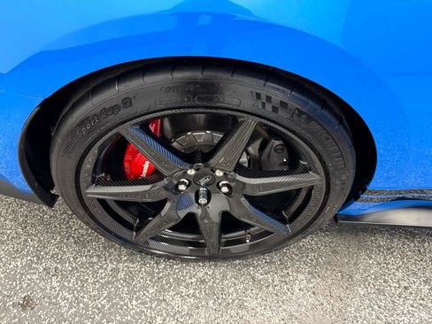 Used 2022 Ford Mustang Shelby GT500 w/ Carbon Fiber Track Pack image 24