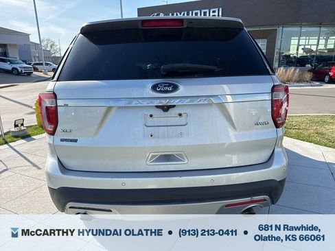 Used 2017 Ford Explorer XLT w/ Equipment Group 202A AWD/4WD image 10