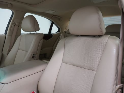Used 2012 Lexus LS 460 w/ Luxury Value Edition RWD image 11