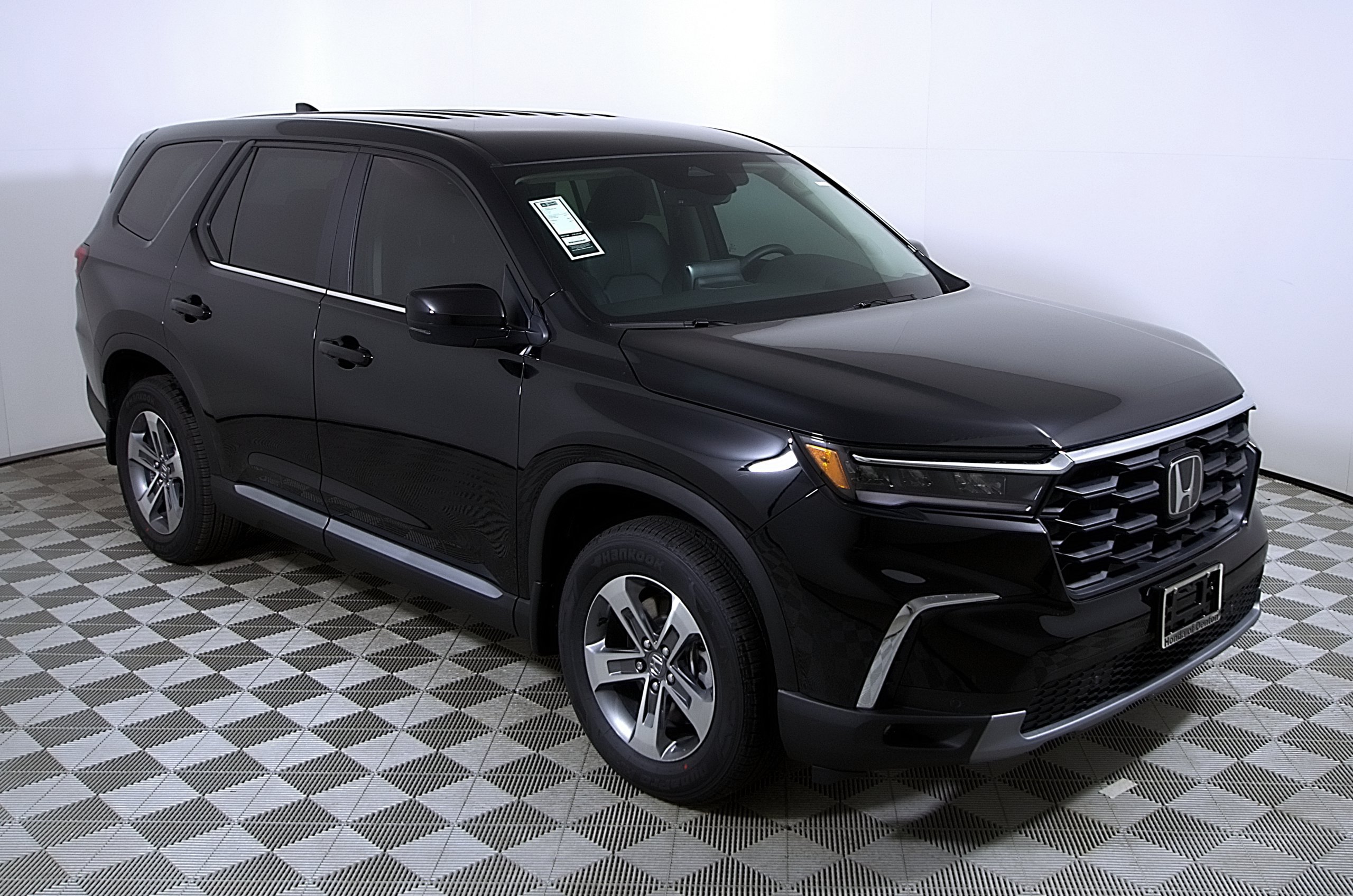 Used 2025 Honda Pilot EX-L image 6