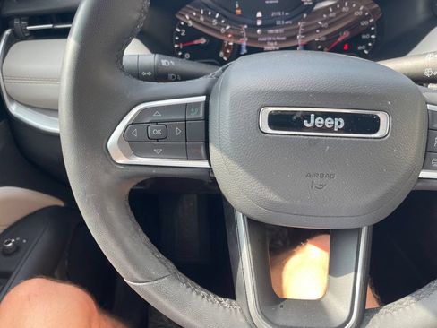 Used 2025 Jeep Compass Limited AWD/4WD image 16