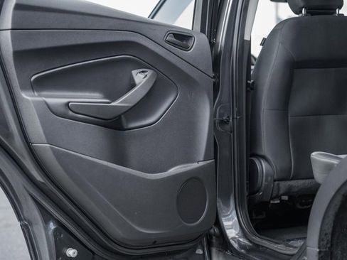 Used 2019 Ford Escape S image 28