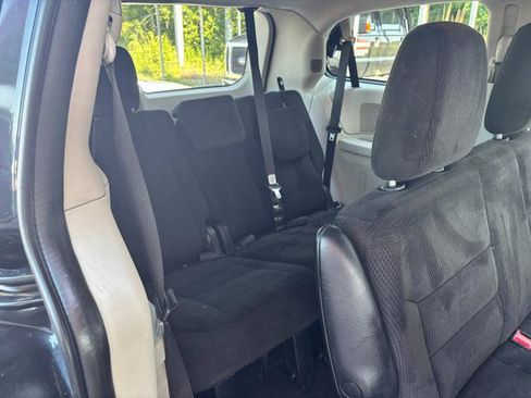 Used 2014 Dodge Grand Caravan American Value Package w/ UConnect Hands-Free Group FWD image 18