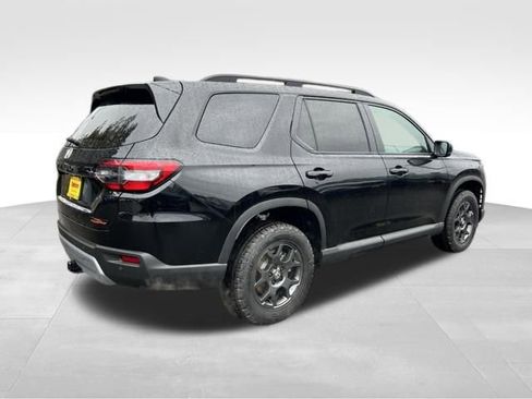 New 2025 Honda Pilot TrailSport image 7