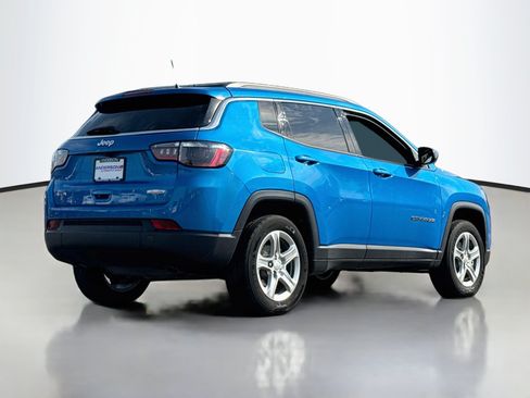 Used 2024 Jeep Compass Latitude w/ Sun and Sound Group AWD/4WD image 7