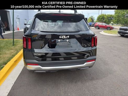 Used 2025 Kia Sorento S w/ Panoramic Sunroof Package FWD image 14
