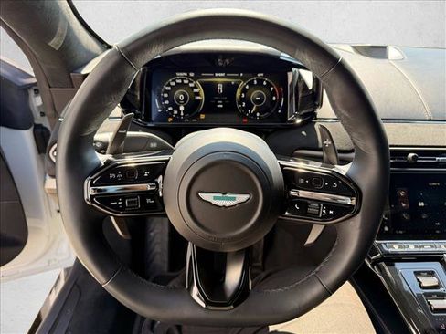 Used 2025 Aston Martin V8 Vantage Coupe RWD image 13