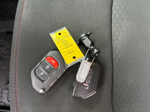 Used 2021 Jeep Wrangler Unlimited Rubicon image 31