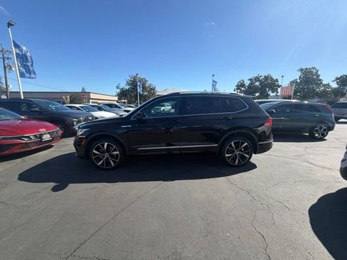 Used 2022 Volkswagen Tiguan SEL R-Line AWD/4WD image 8
