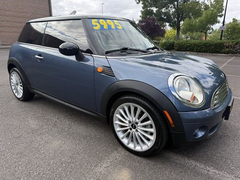 Used 2010 MINI Cooper Hardtop FWD image 1