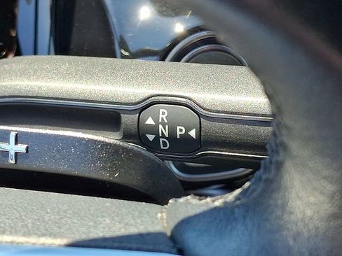 Used 2025 Mercedes-Benz GLA 250 image 12