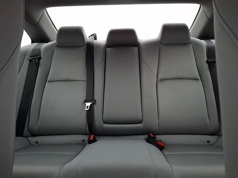 Used 2018 Honda Accord LX image 19