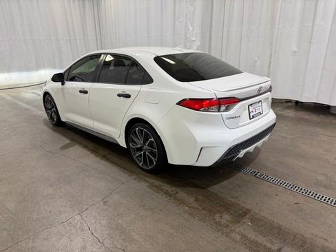 Certified 2020 Toyota Corolla SE w/ SE Premium Package FWD image 5