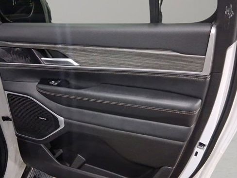 Used 2024 Jeep Wagoneer L Series II w/ Flexible Seating Group image 20