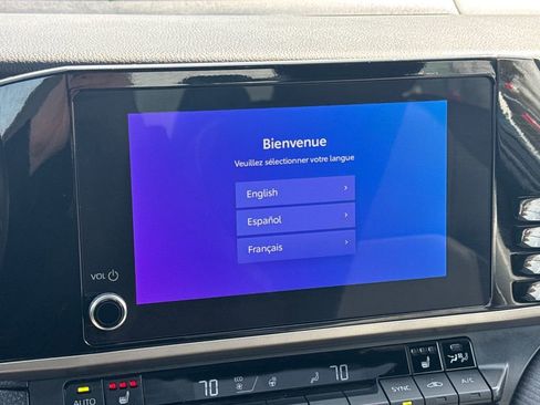 Used 2025 Toyota Camry SE w/ Convenience Package image 21