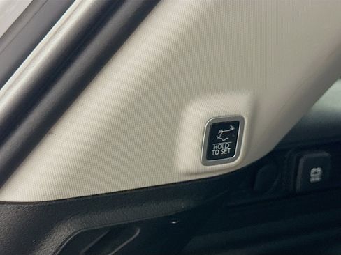 Used 2022 Jeep Grand Cherokee Limited 4xe image 32