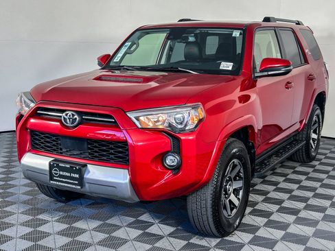 Used 2024 Toyota 4Runner TRD Off-Road Premium image 3