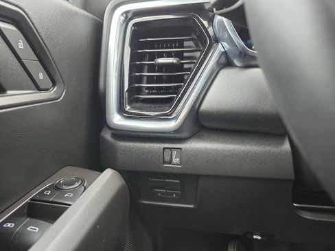 New 2025 GMC Canyon Elevation w/ Convenience Package image 12