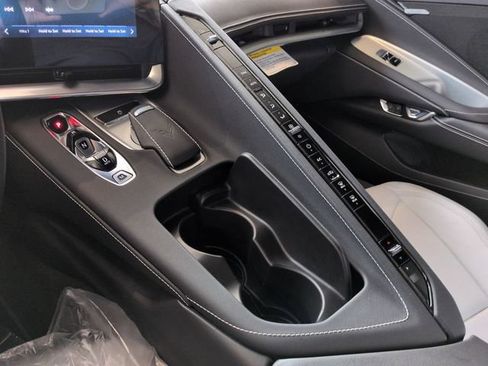 Used 2025 Chevrolet Corvette Z06 RWD image 21