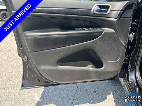 Used 2019 Jeep Grand Cherokee Laredo w/ Laredo X Package RWD image 24