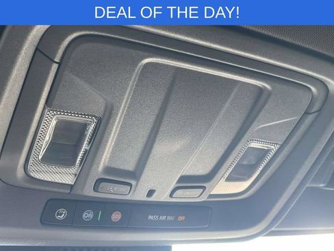 Used 2025 GMC Sierra 1500 SLT AWD/4WD image 28