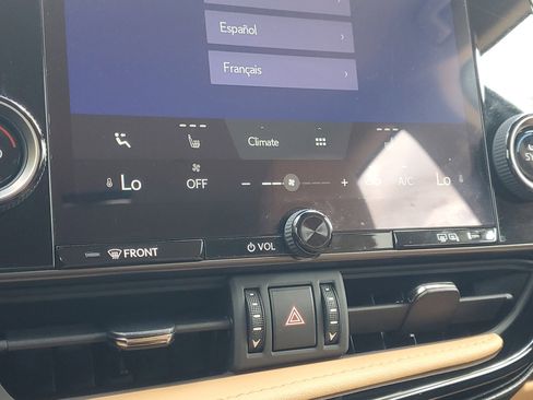 Used 2025 Lexus NX 250 FWD w/ Towing Package (2000 Lbs) image 29