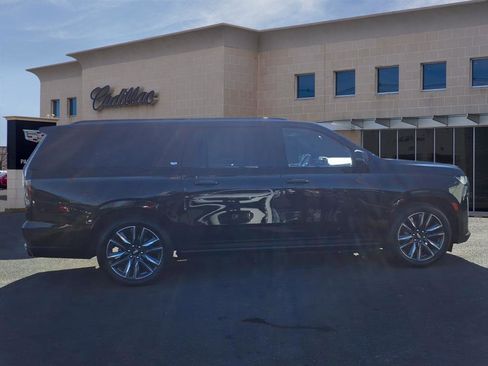 Certified 2023 Cadillac Escalade ESV Sport w/ Touring Package image 4