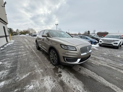 Used 2019 Lincoln Nautilus Reserve image 9