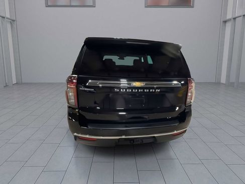 Used 2023 Chevrolet Suburban LT w/ Luxury Package image 7