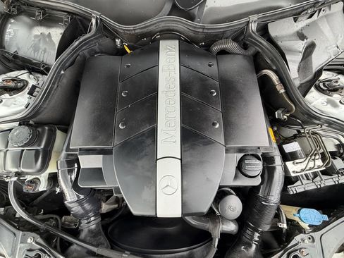 Used 2001 Mercedes-Benz C 320 Sedan image 9