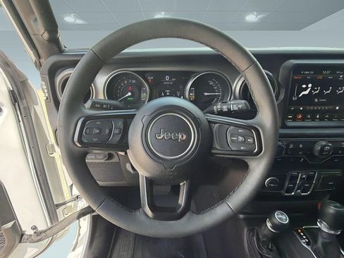 Used 2023 Jeep Wrangler Unlimited w/ Sun & Screen Package AWD/4WD image 27